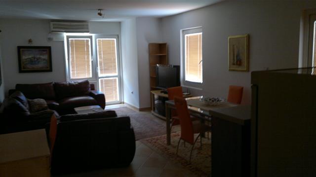 Delux stan 120m2 u  Budva