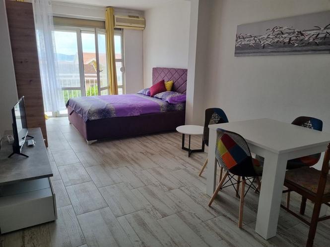 Prodaje se garsonjera u Bijeloj, Herceg Novi