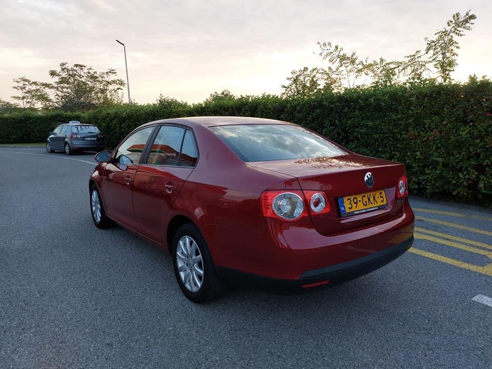 VW-JETTA-BLUEMOTION-2008god