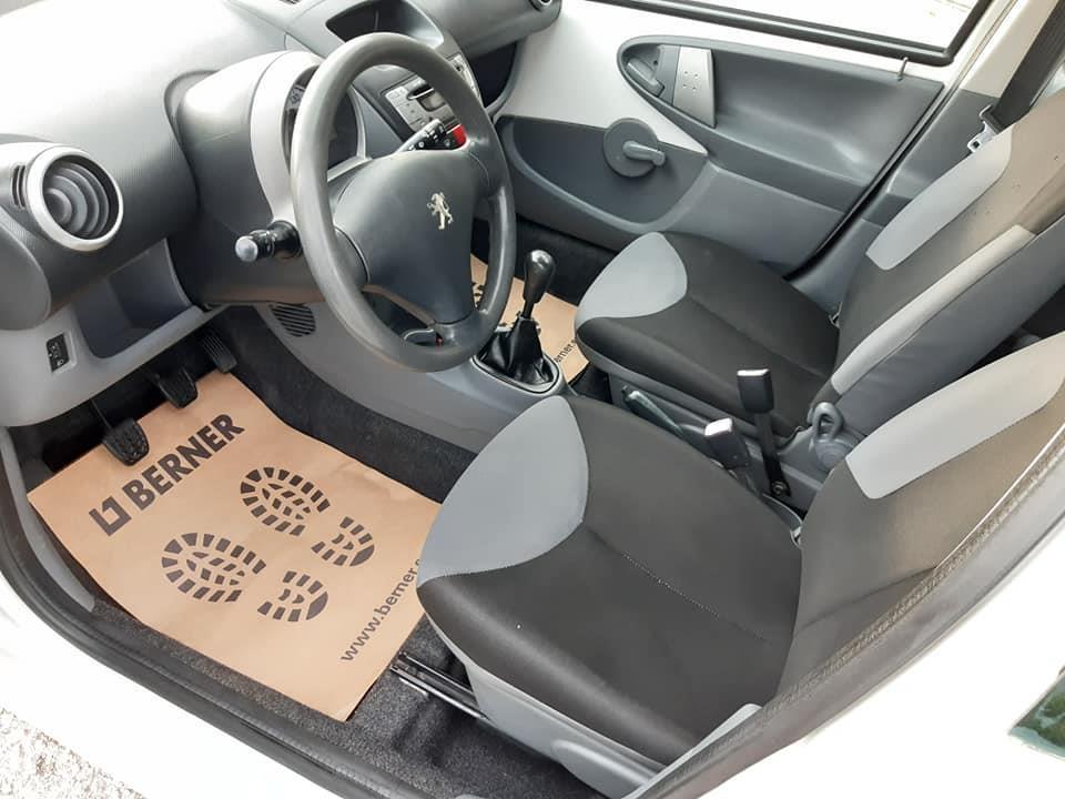 PEUGEOT-107