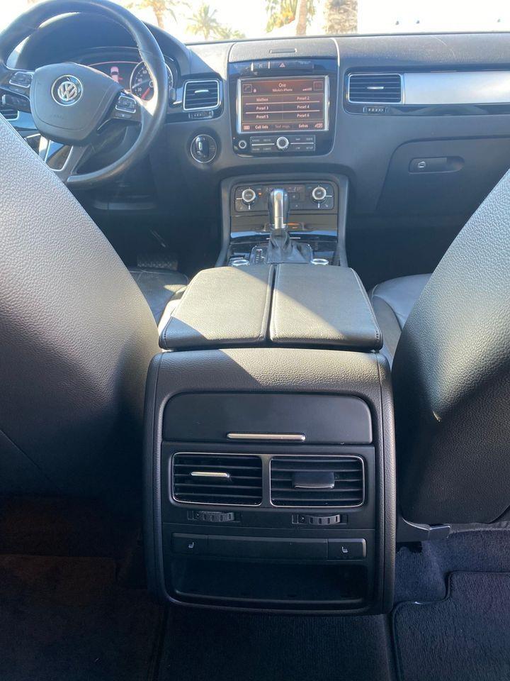 2012-Volkswagen-Touareg