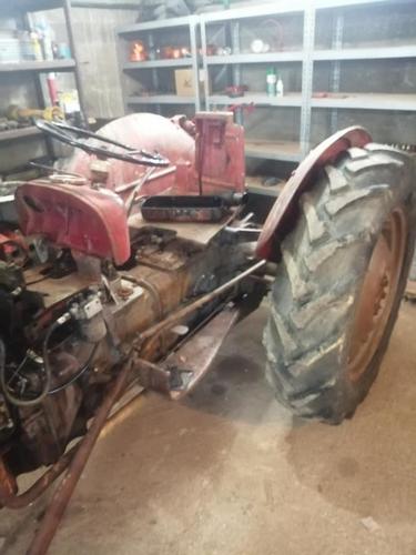 Traktor 533 u djelove a moze i komletan