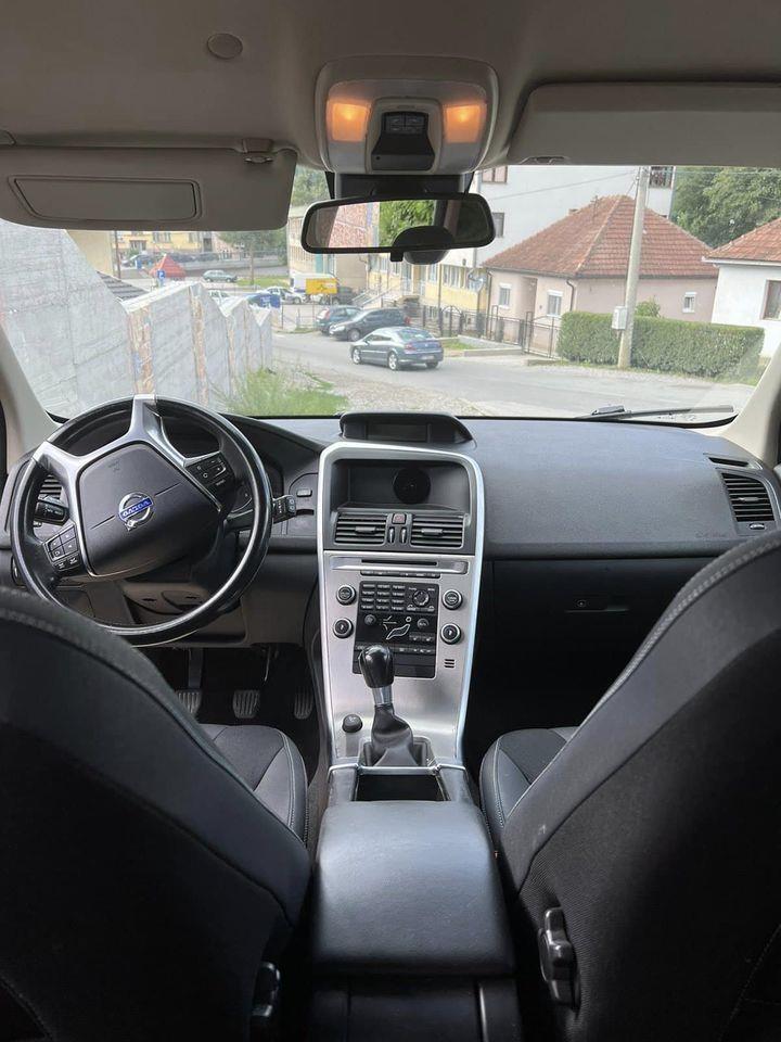 VOLVO-XC60