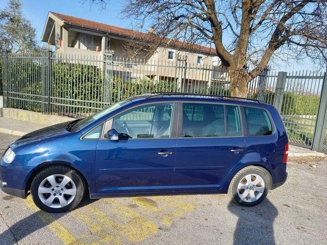Touran 1.9 tdi 2005 god 77kw