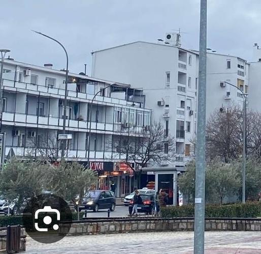 Izdaje se veliki stan u centru Podgorice