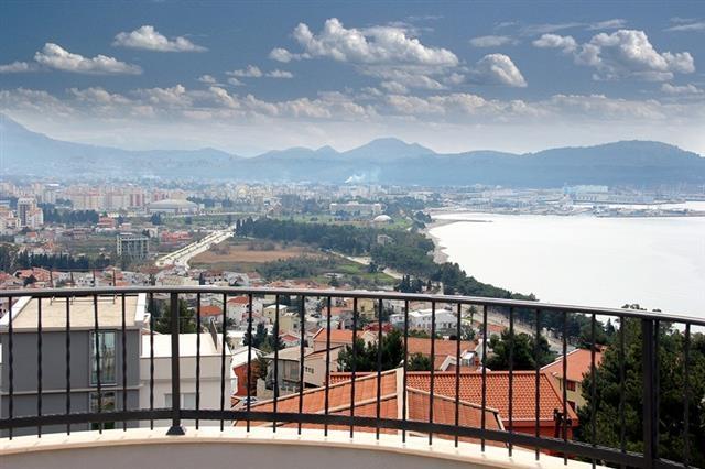 Prelepa--savremena-vila-276m2-u-Zelenom