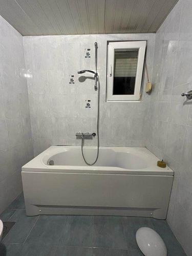 Prodaja sanitarija - Bar!