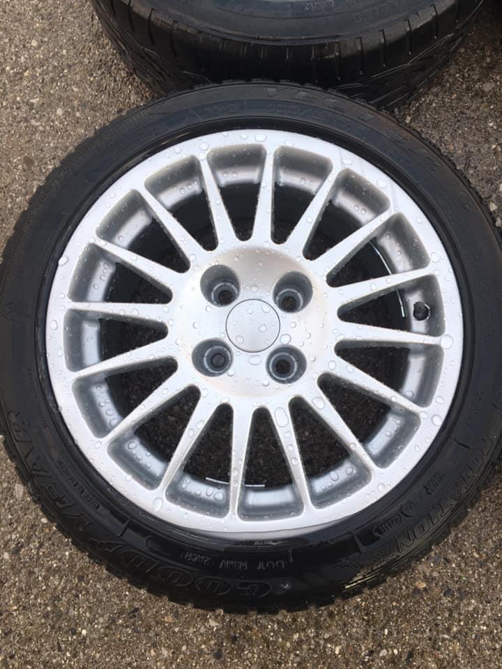 OZ-Racing-R15-4x100-sa-gumama-195-50-15