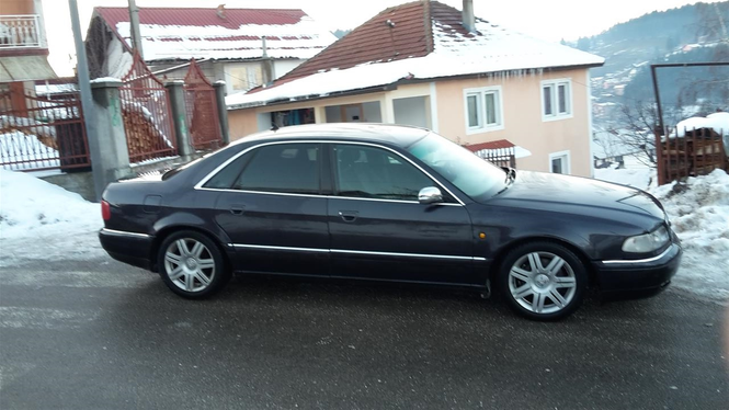Audi A8 2,5 132kw