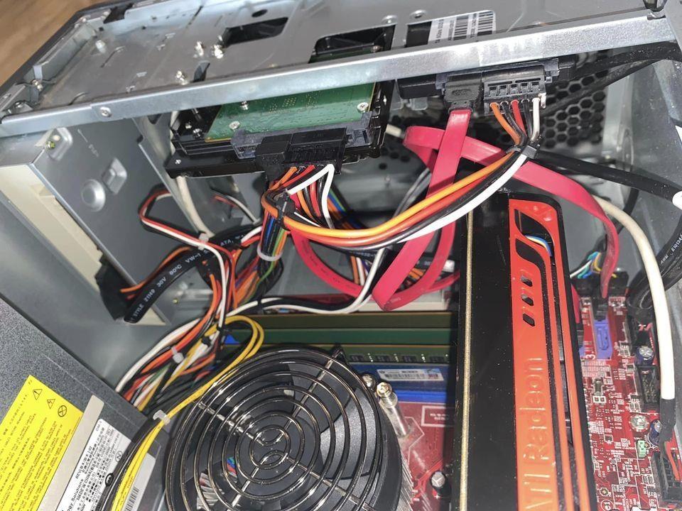 Kompjuter-pc-Fujitsu-Siemens-original