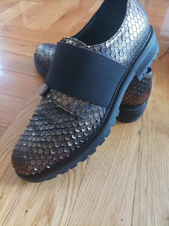 Cipele-38-kao-nove