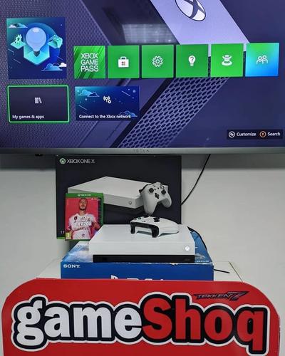 Xbox One X 1TB Robot White Special Edition