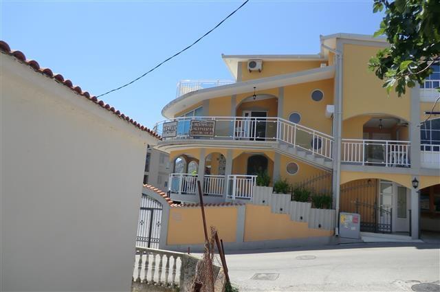 Vila-Georgije-od-400m2-u-BECICI