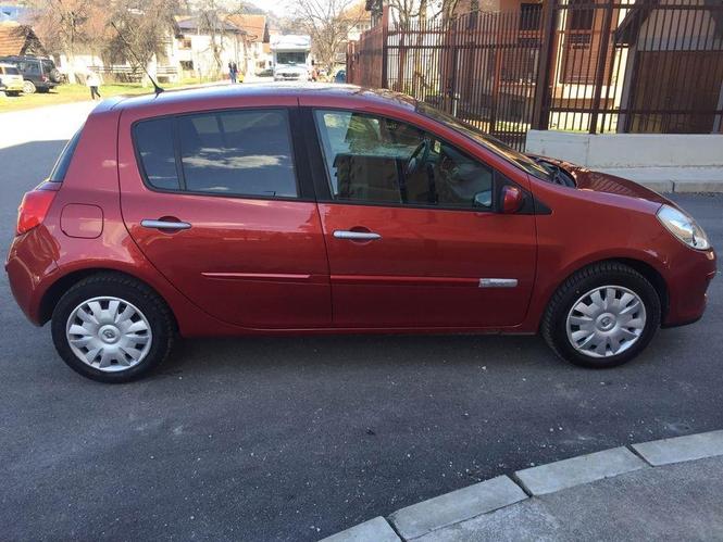 Reno Clio 1.5dci 2006god.FABRICKO STANJE,očuvan kao nov bez 