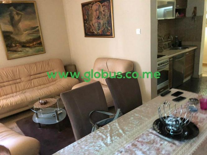 PRODAJA, DVOSOBAN STARI AERODROM ZGRADA "SOFRANAC"