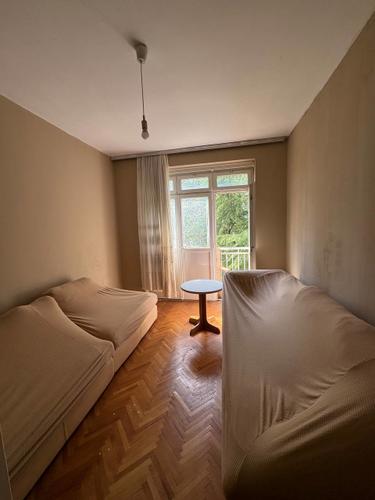 Iznajmljuje se jednosoban stan, 45 m2, Preko Morače