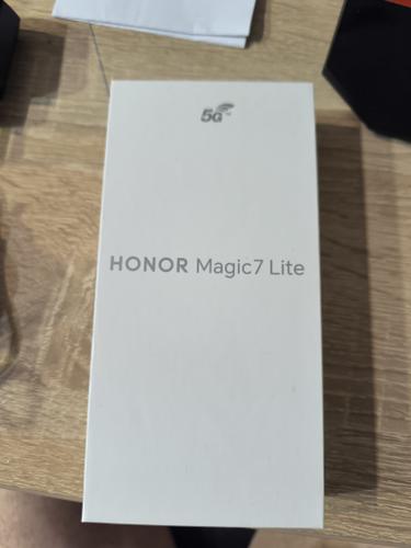 Prodajem Honor Magic 7 Lite 8/256
