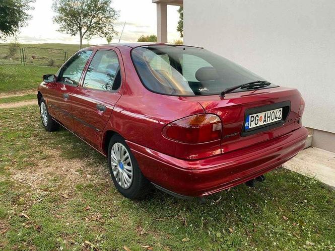 Ford - Mondeo - 1.8 16V Zetec