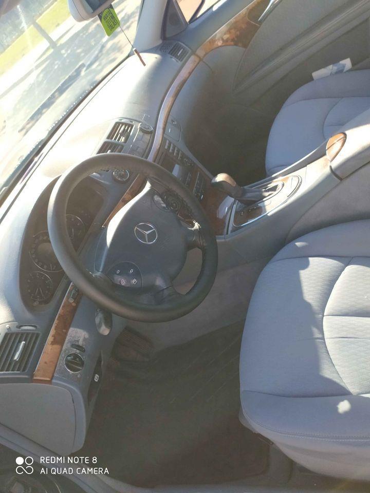 Prodajem-Mercedes-E-220-2004-god-