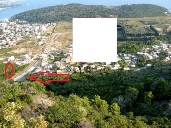 Plac od 228m2 na 400m od mora 