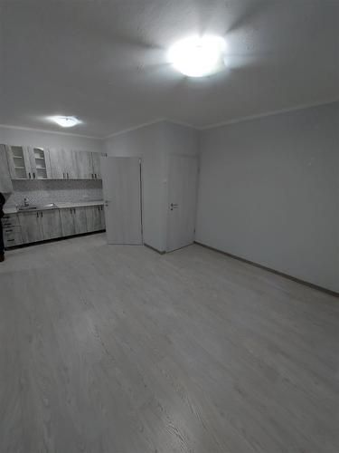 IZDAVANJE, JEDNOSOBAN PRAZAN PREKO MORACE