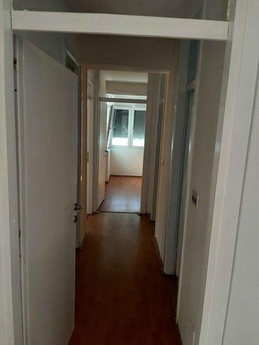 Prodajem trosoban stan povrsine 100m2 u Makedonskom naselju 