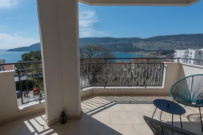 Prodaja dvosoban stan Herceg Novi, Topla