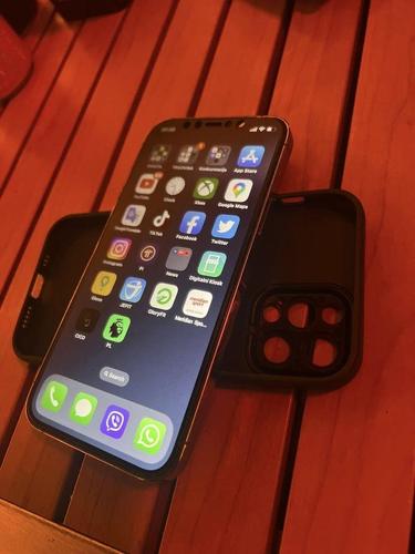 Iphone 12 Pro.            Moguca kompenzacija uz moju dop za