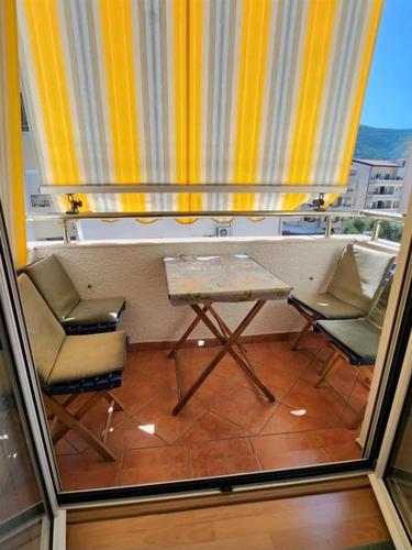 Garsonjera kod Garden kafea, Budva