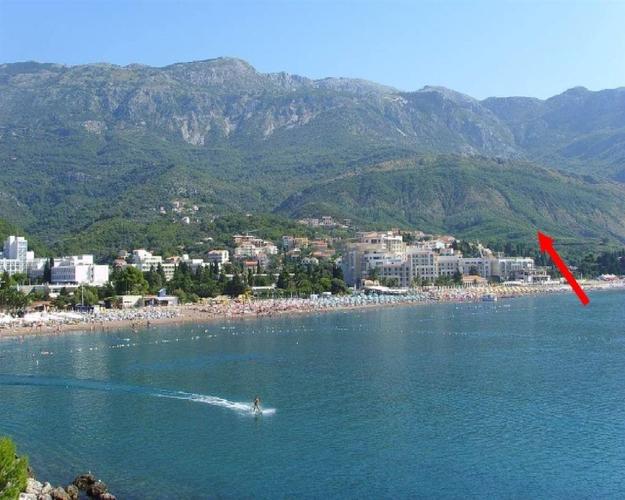 Plac povrsine 7119 m2 u blizini hotela “Moc“