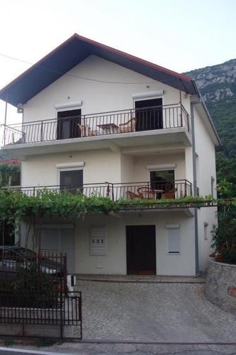 Šušanj-Bar apartmani 70m2 500m od plaze