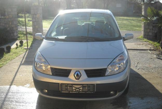 Renault - Scenic 1.5 dci