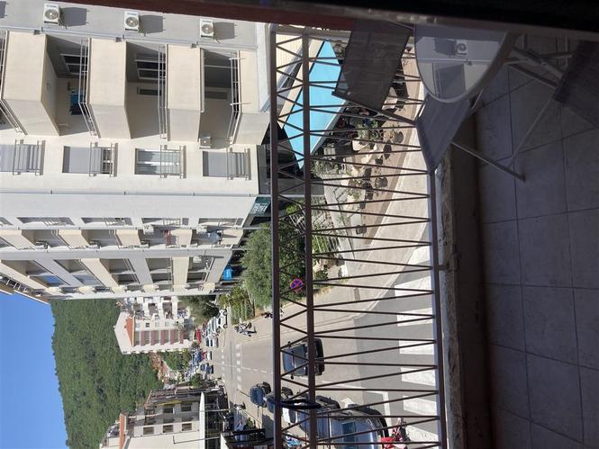 Izdajem namjesten stan Budva, Mainska