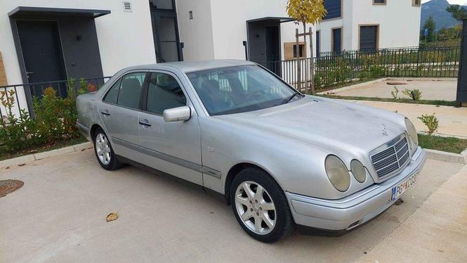 Mercedes E220D