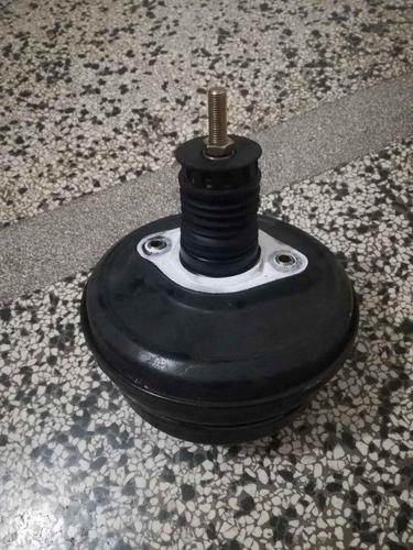 Vakum za kocnice za pasata b5 19 tdi crveno 96 kw