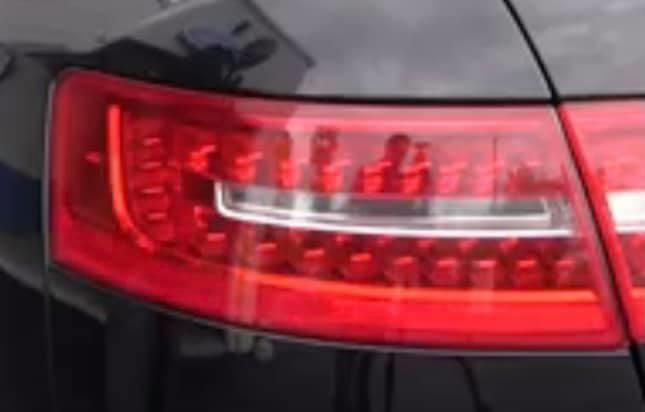 Kupujem lijevi vanjski stop za Audi A6 2010