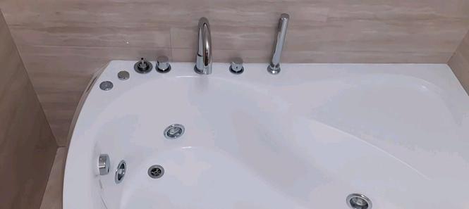 PRODAJEM JACUZZI KADU