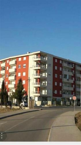 PRODAJA, ODLICNE GARSONJERE