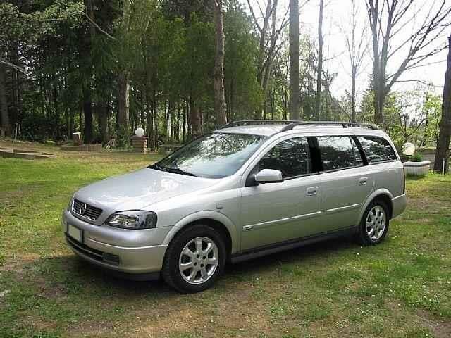 Kupujem-prednji-branik-za-Opel-astru-G-2001god-benz-karavan-