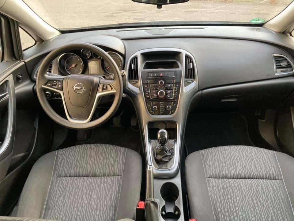 Opel-Astra-1-7-dizel-2013