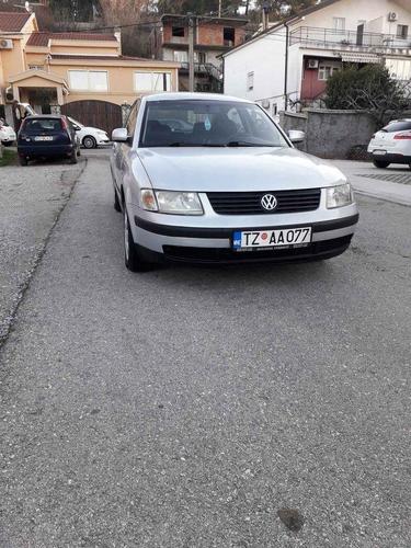 PASAT 4 1.9 TDI.DIZEL KIL 81 GOD 98 AUTO OCUVANO ODLICNO.