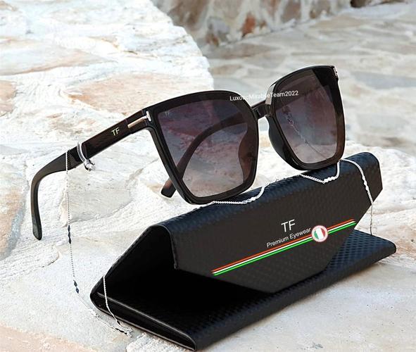 Tom Ford naocare