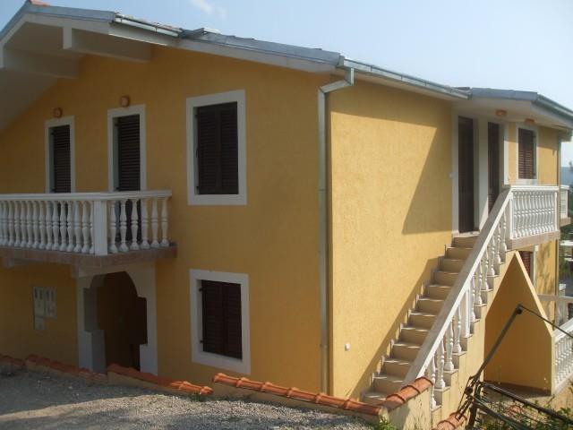 Kuca od 270m2 u Tivtu