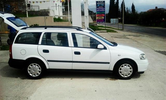 Opel Astra -01