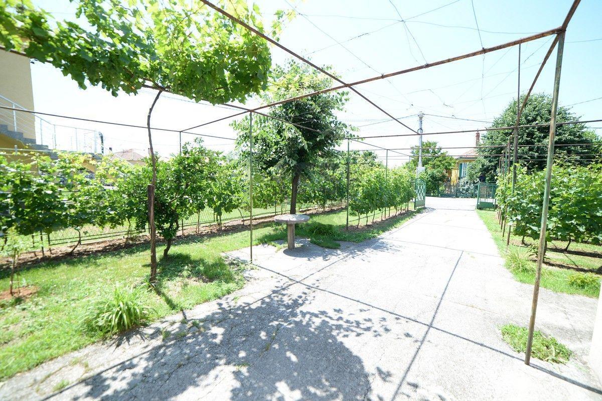 Kuću-na-Ibričevini-Podgorica