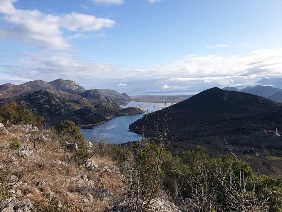 Prodaja--Cetinje-Karuc-uzvisenje-povise-Karuca-imanje-u-jedn