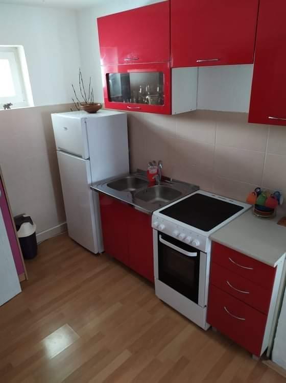 Prodaje-se-jednosoban-stan-u-Budvi