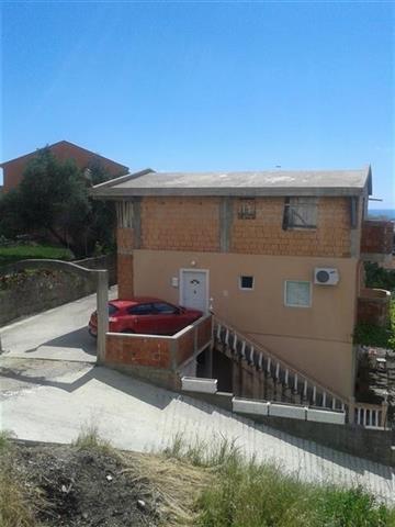 Kuca od 400m2 u Bar