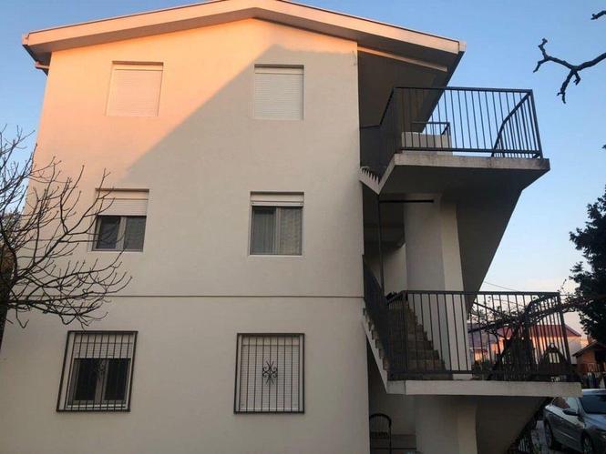 Na prodaju kuca Bar