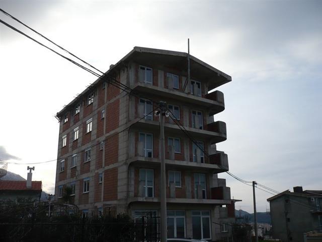 Zgrada 1400m2 u Susanj
